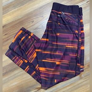 4/$16 Nike Cropped Leggings